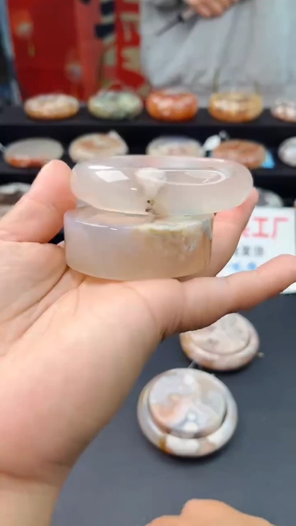 【闪购商品】石英质玉手镯未镶嵌赠送镯心（58圈口）无证书