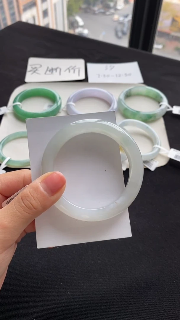 【闪购商品】翡翠手镯未镶嵌53正圈--不退不换