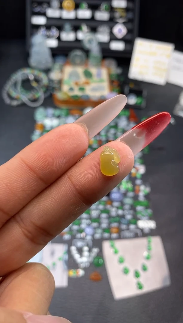 【闪购商品】翡翠挂件未镶嵌瓜瓜