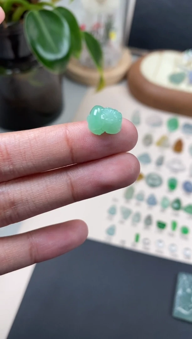 【闪购商品】翡翠颈饰未镶嵌翡翠冰晴裸石