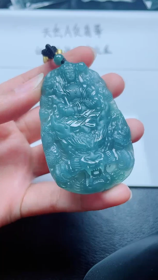 翡翠未镶嵌颈饰