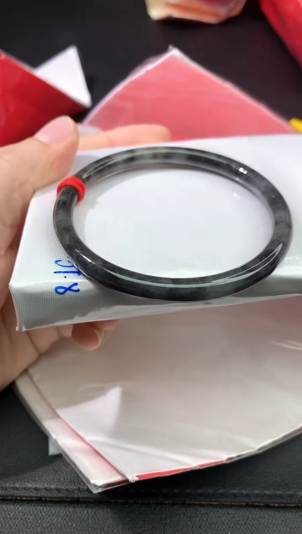 未镶嵌手镯翡翠手镯