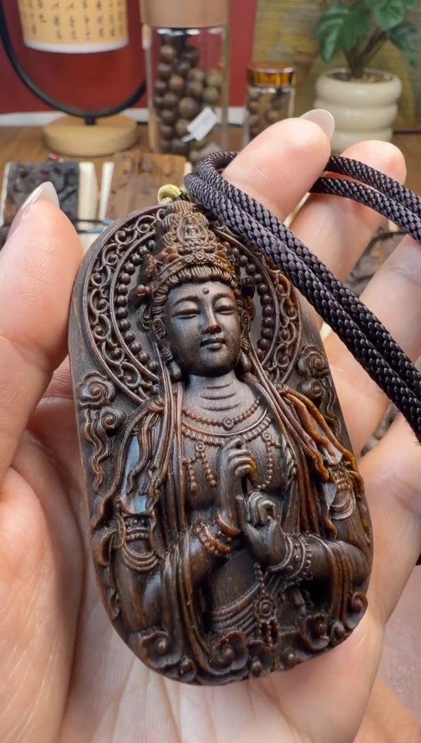 木木雕款芽庄  合十观音 7cm 送养香瓶