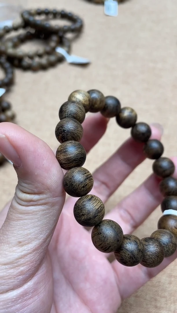 沉香手串陈****)文莱黑棋1.1圆珠单圈多样性发其一