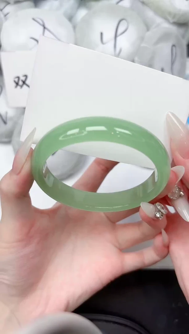 未镶嵌手镯石英质玉184-61.2