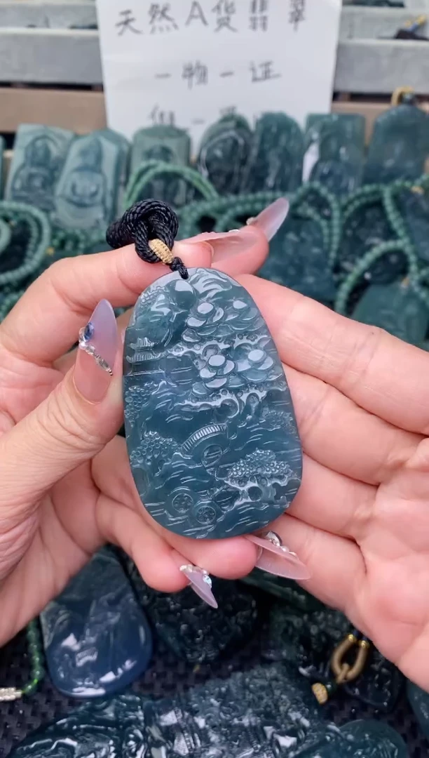 翡翠未镶嵌颈饰