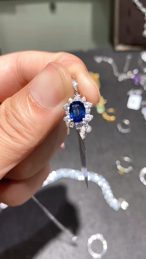颈饰蓝宝石银S925镶嵌吊坠
