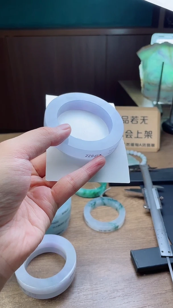 定制翡翠手镯未镶嵌定制