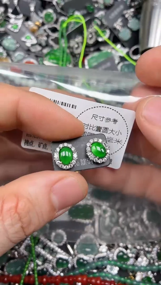 颈饰未镶嵌翡翠宇***力L804耳钉