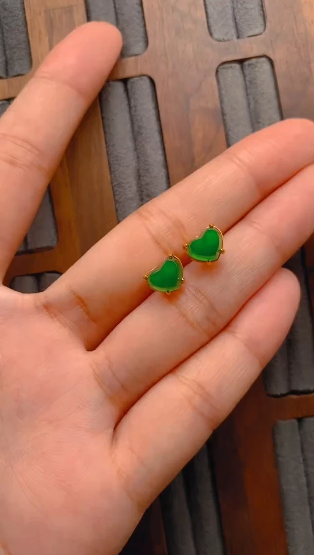 翡翠银S925镶嵌耳饰爱心耳钉