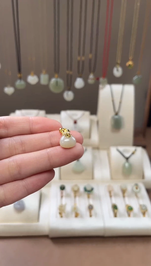 颈饰银S925镶嵌和田玉和田玉吊坠