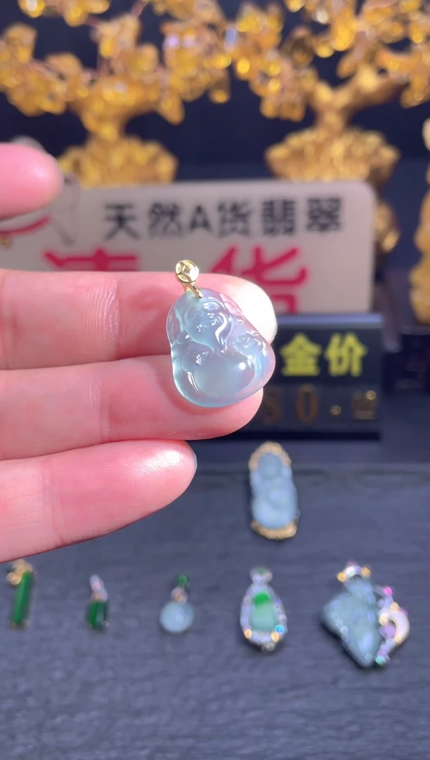 翡翠未镶嵌颈饰