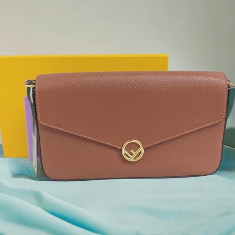 95新 FENDI/芬迪 棕色单肩包 H7213