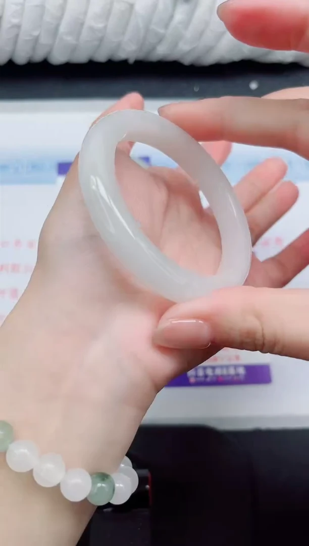 【闪购商品】石英质玉手镯未镶嵌175#52