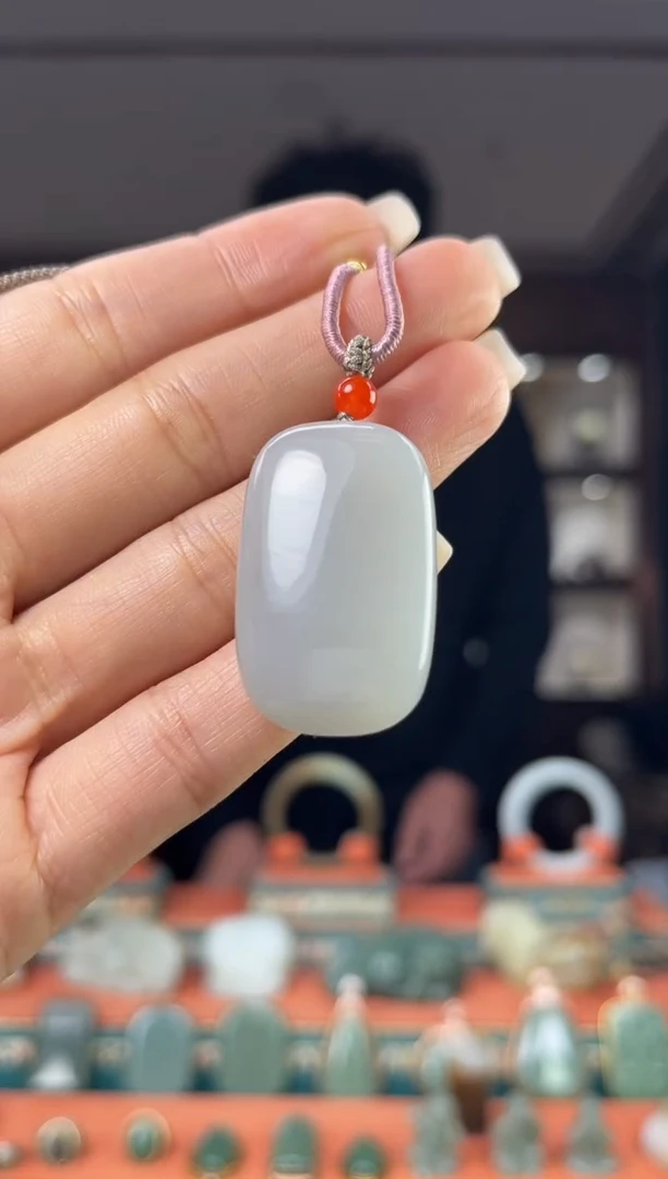 颈饰未镶嵌和田玉佩佩