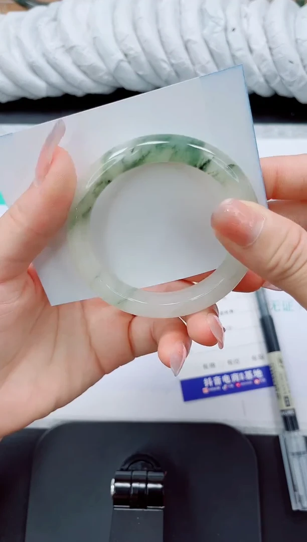 石英质玉手镯未镶嵌26/