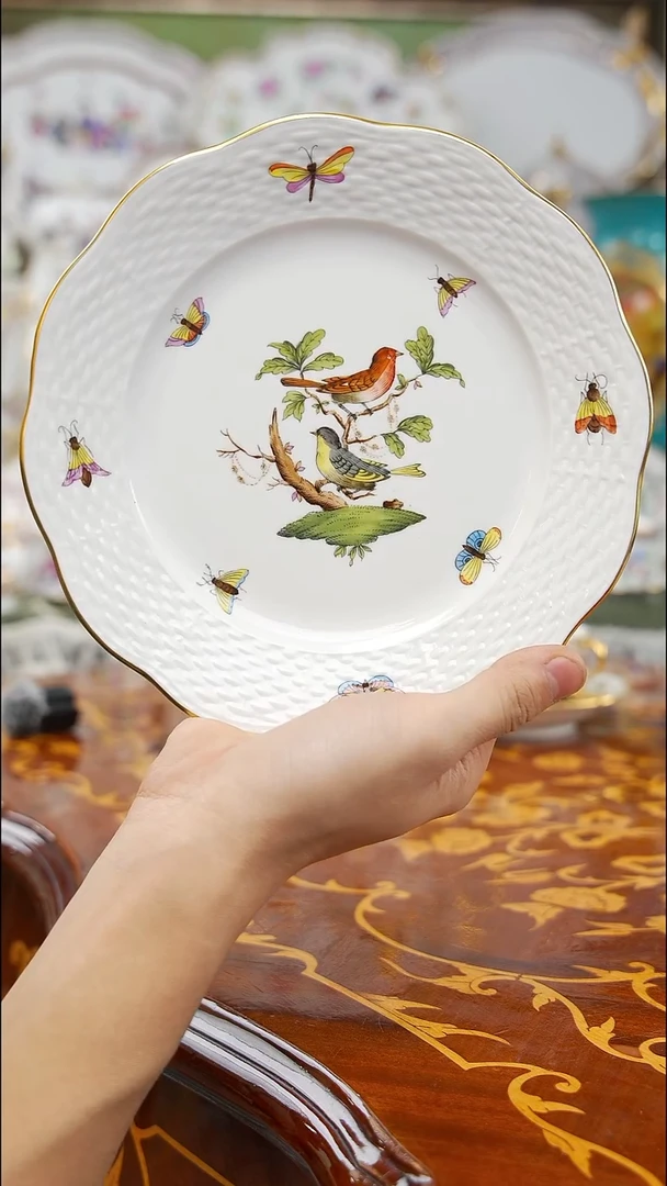 瓷婷婷中古瓷器如图所示41