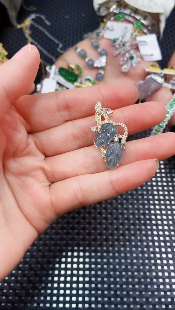 【闪购商品】翡翠吊坠(不含链)未镶嵌11111111