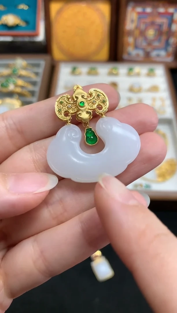 【闪购商品】和田玉吊坠18K金镶嵌W142|9800