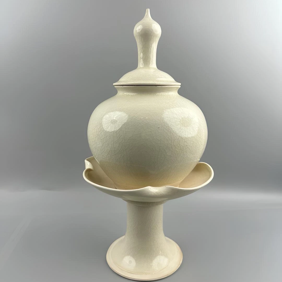 巩县窑隋白瓷塔式罐