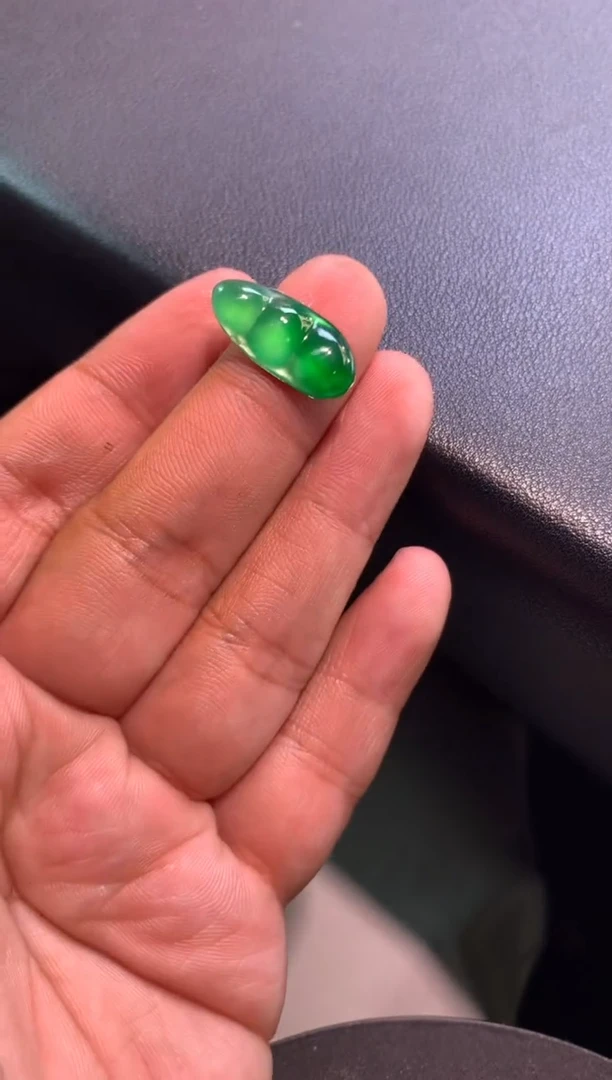 【闪购商品】翡翠颈饰未镶嵌豆子