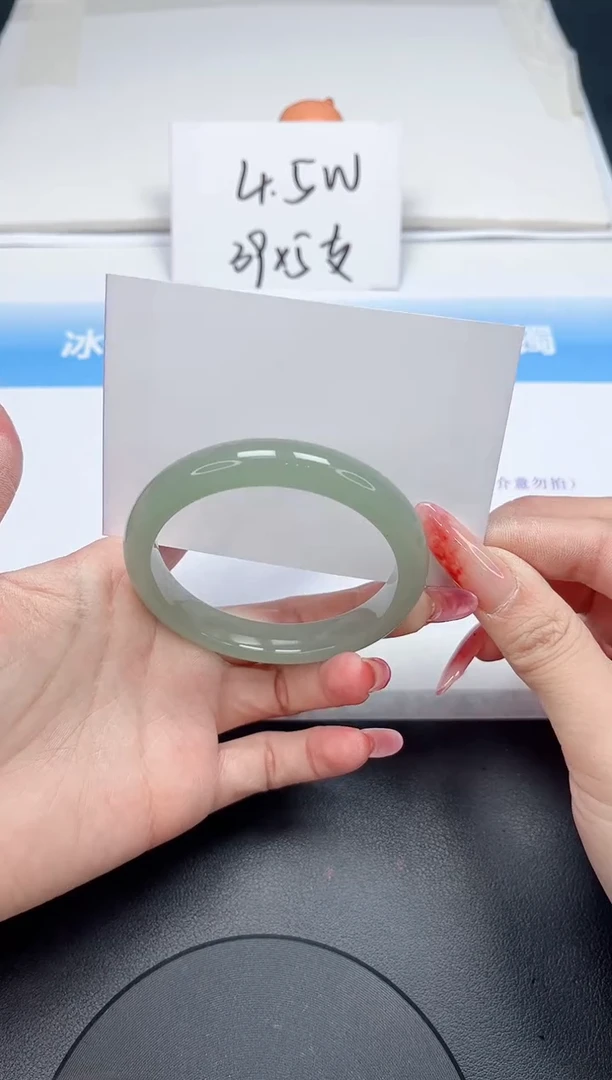 【闪购商品】石英质玉手镯未镶嵌145-56