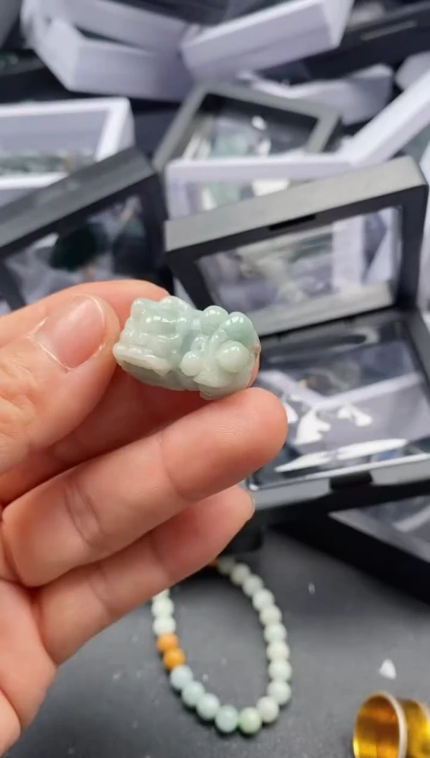 翡翠未镶嵌吊坠(不含链)3057