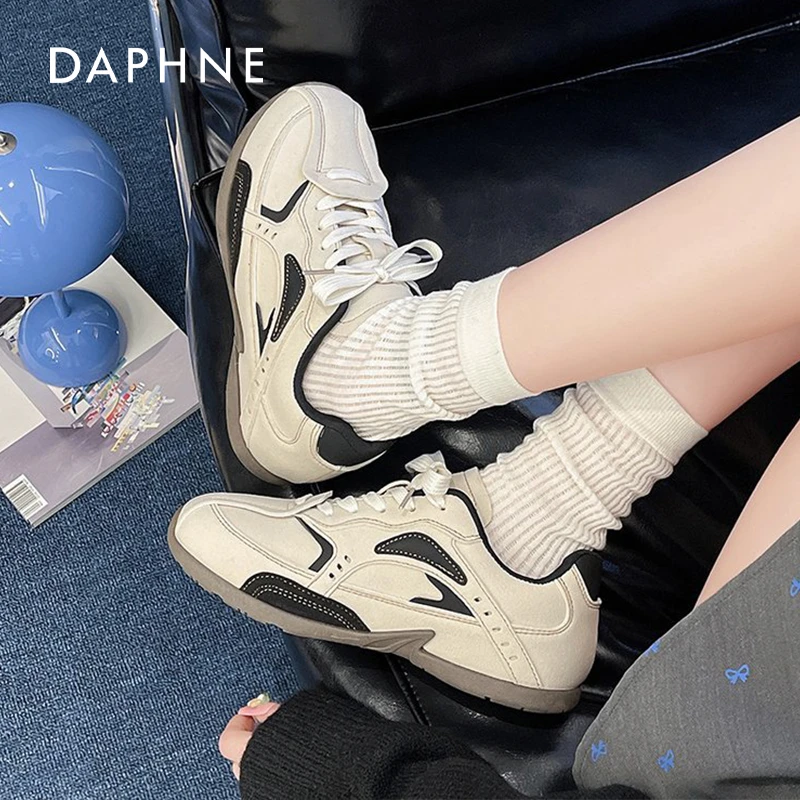 达芙妮新款平底德训鞋女款2025春秋款板鞋真皮软底不累脚阿甘鞋子