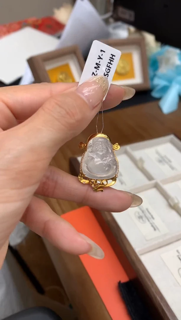 【闪购商品】翡翠颈饰18K金镶嵌财神