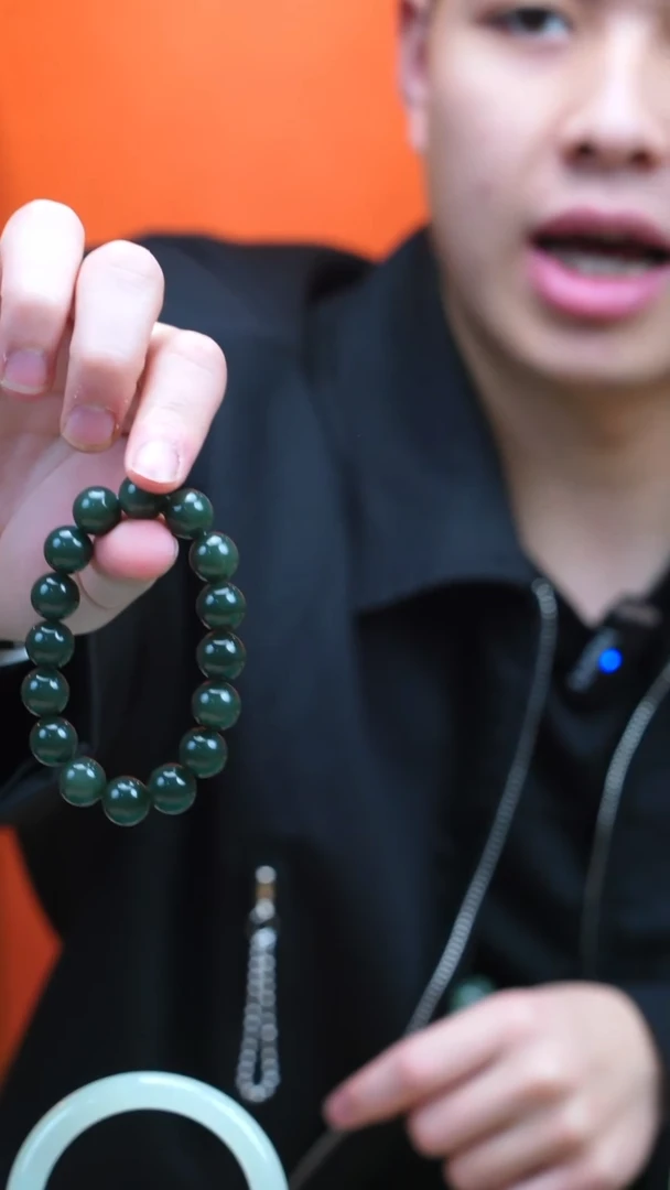 未镶嵌手链和田玉且末蓝圆珠手串