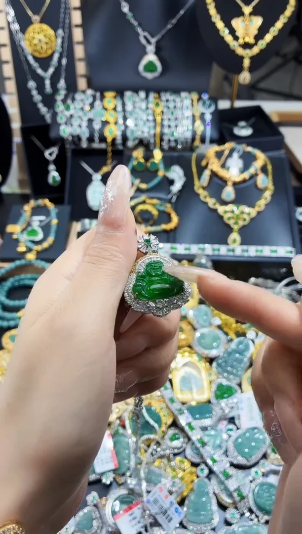 翡翠未镶嵌吊坠(不含链)天然翡翠a货 多样性发其一