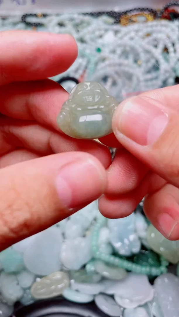 翡翠未镶嵌颈饰42