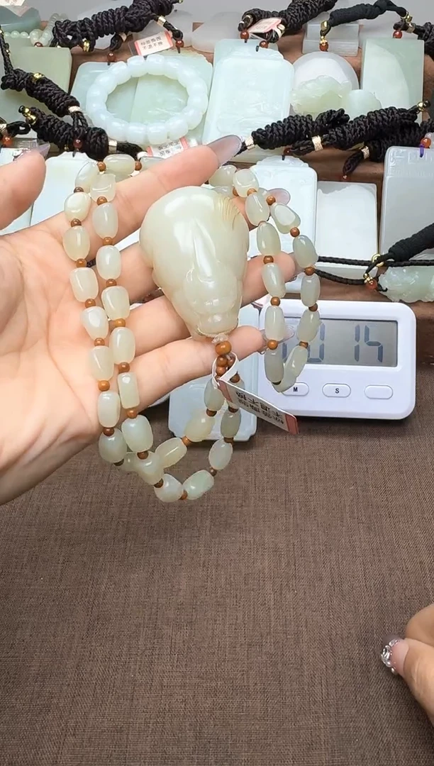 颈饰未镶嵌和田玉1