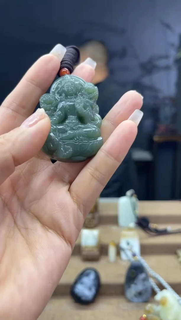 颈饰未镶嵌和田玉1