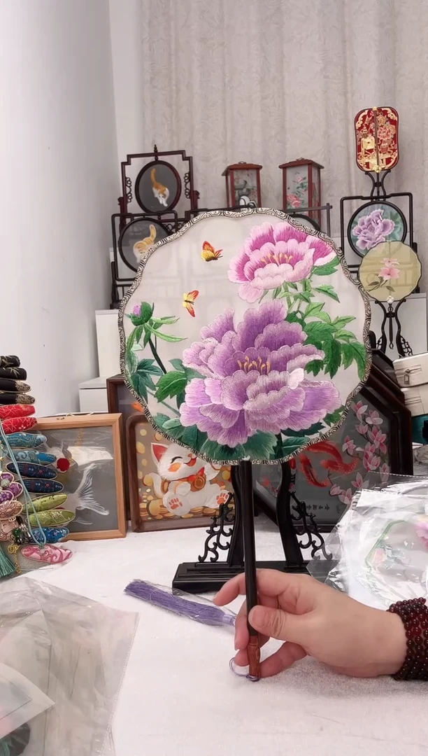 扇子苏绣作品手工团扇