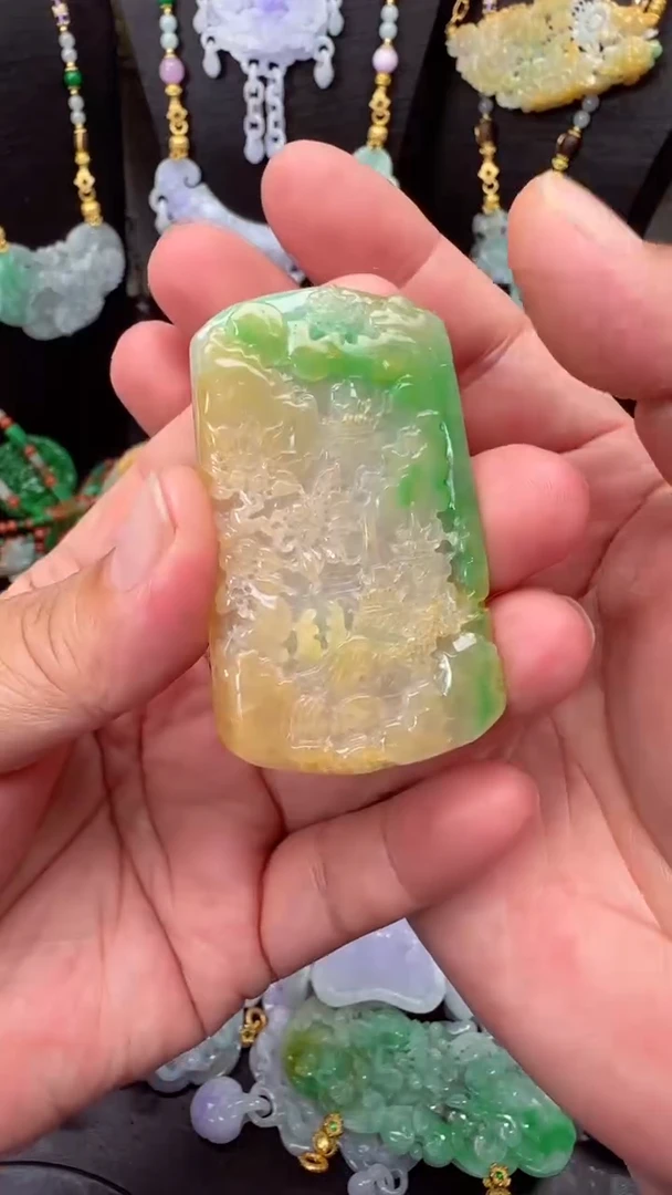 颈饰未镶嵌翡翠吊坠