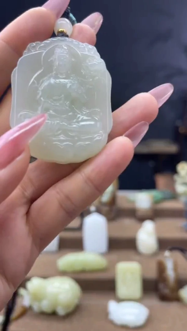 颈饰未镶嵌和田玉1