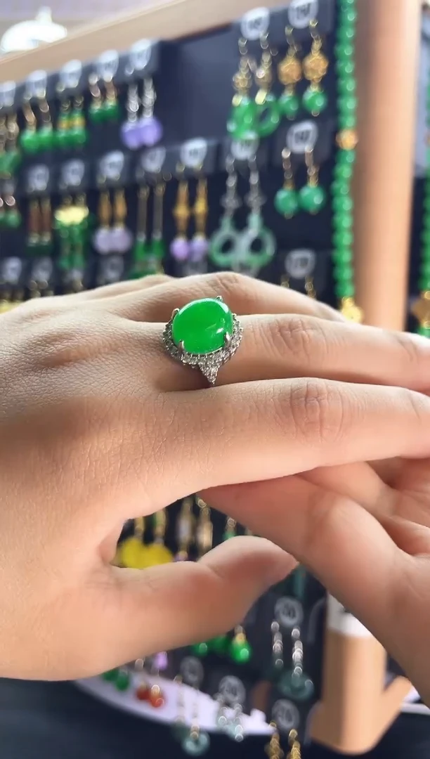 【闪购商品】翡翠戒指银S925镶嵌绿蛋面戒指