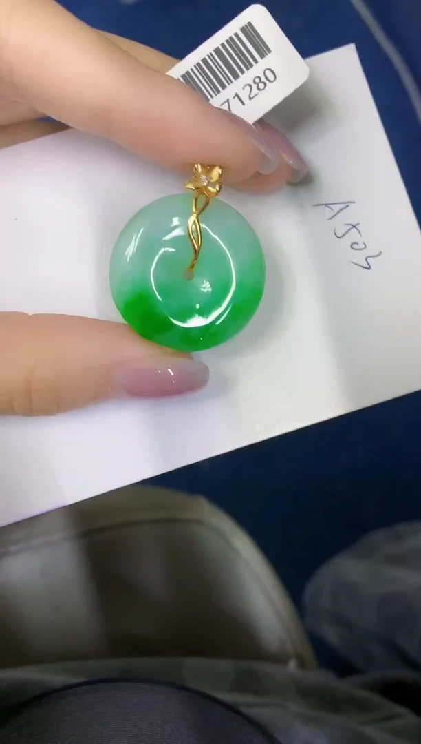 颈饰18K金镶嵌翡翠缅甸天然翡翠A货