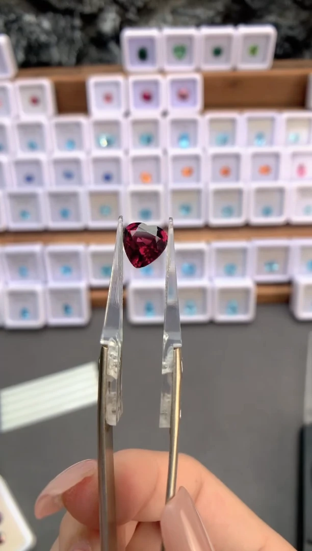 未镶嵌裸石定制石榴石2.89ct