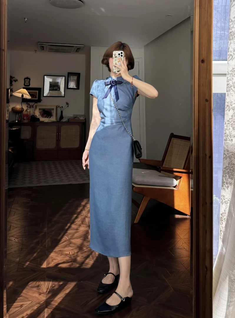 -蓝调时刻-春季复古牛仔蓝连衣裙浪漫气质花朵收腰显瘦旗袍女装潮