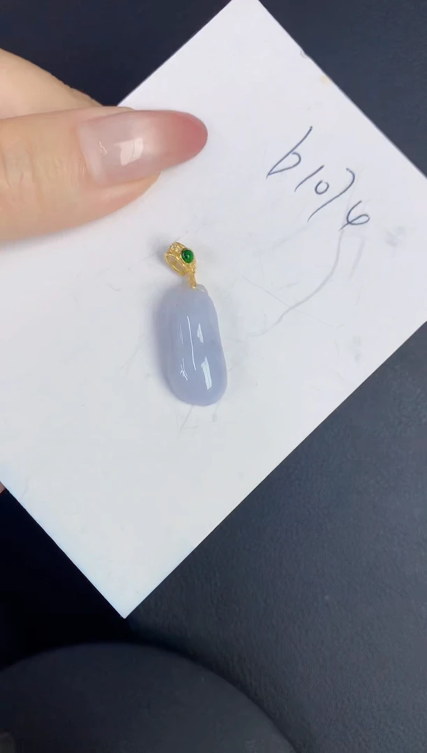 翡翠未镶嵌颈饰天然缅甸A货翡翠