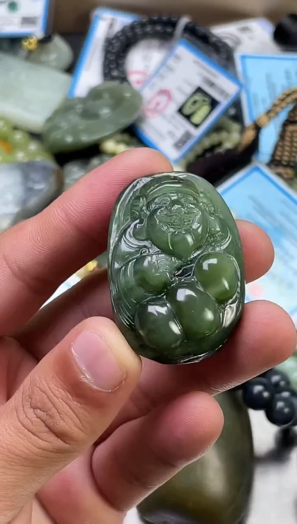 颈饰未镶嵌和田玉1