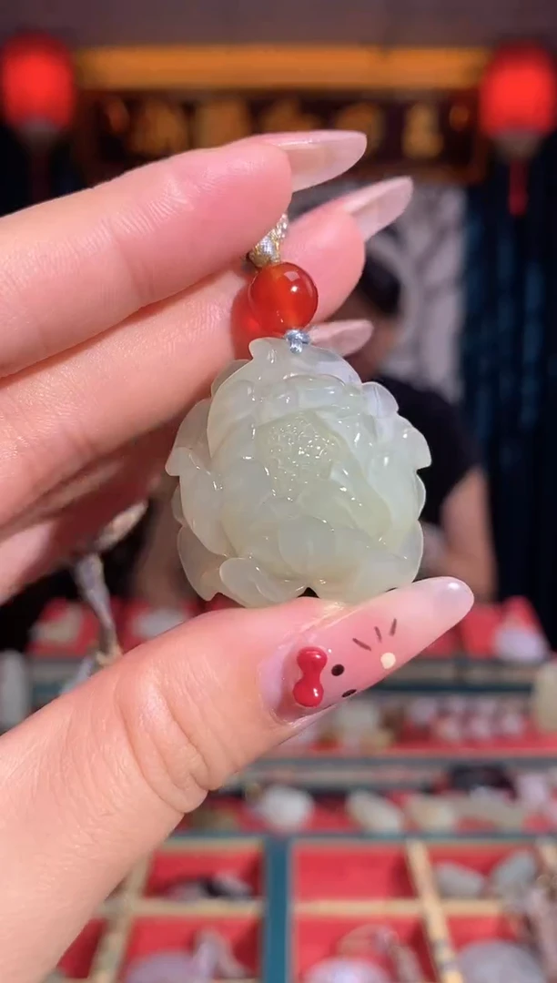 和田玉未镶嵌颈饰花