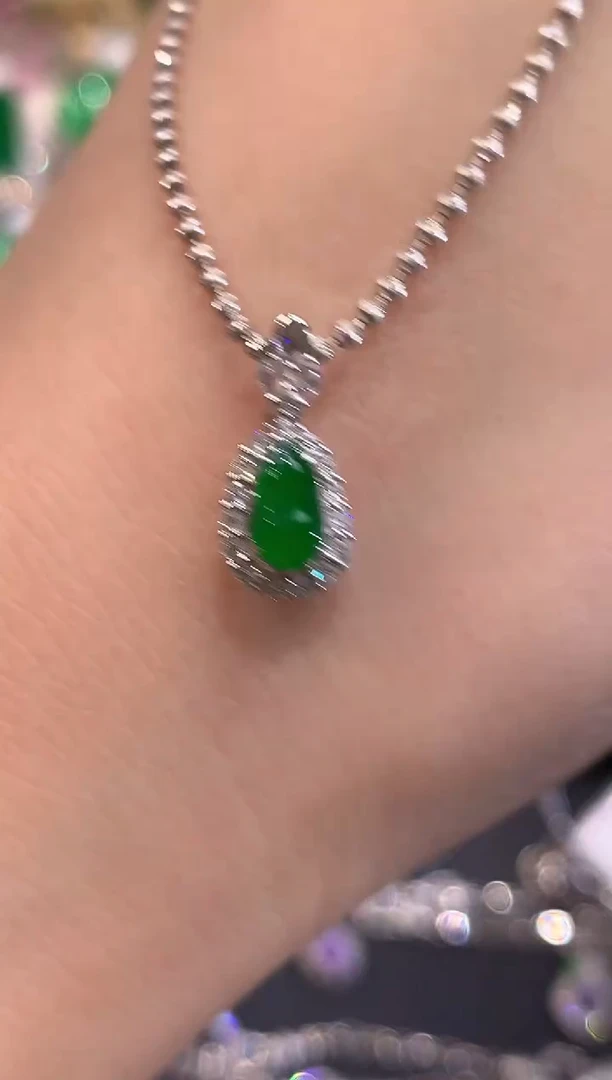 吊坠(不含链)18K金镶嵌翡翠q40