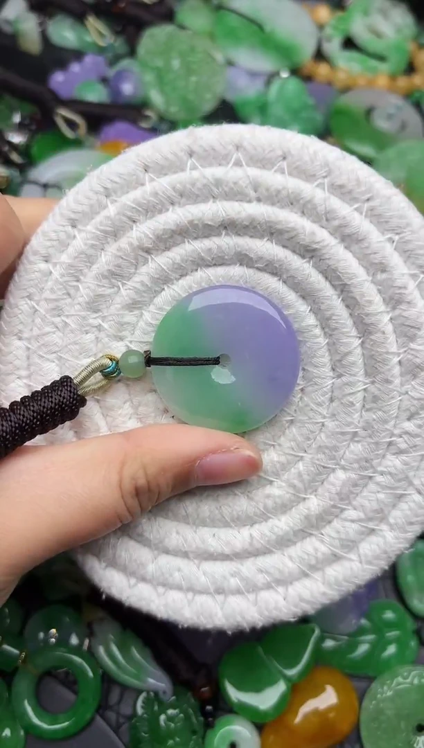 颈饰未镶嵌翡翠缅甸翡翠吊坠