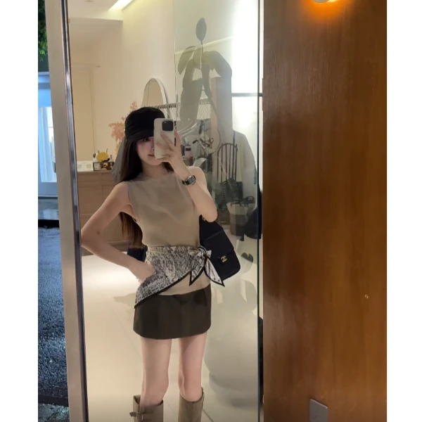 法式高级感极简风半高领无袖针织背心上衣女配百搭休闲半身裙套装