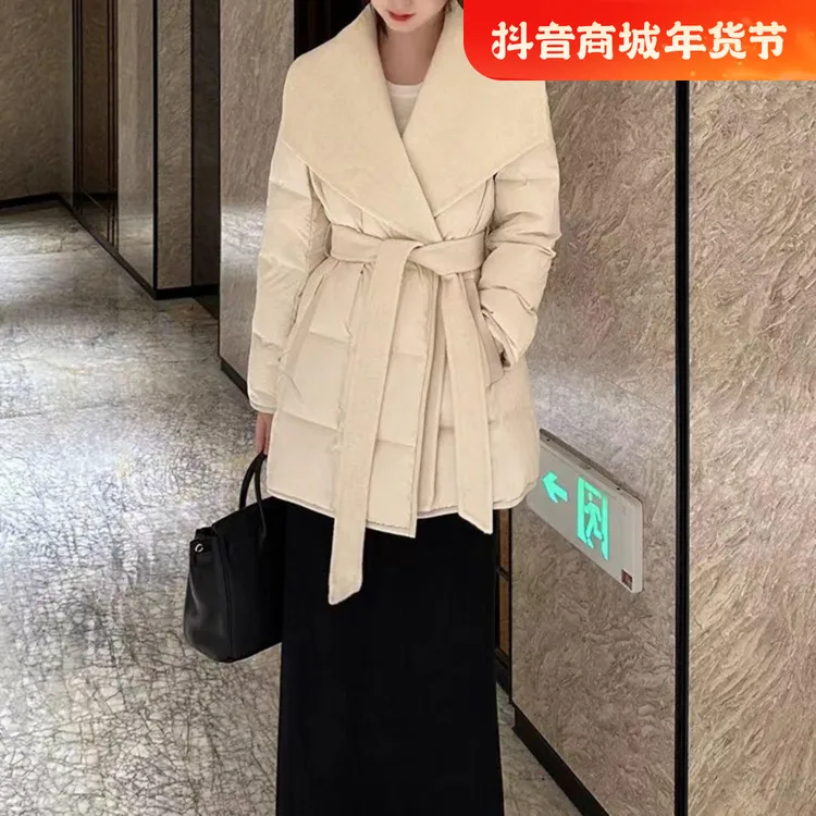 今年流行爆款冬装名媛风白色棉服女夹棉外套高端欧货加厚棉衣棉袄