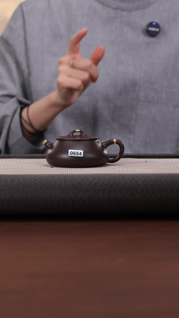 【闪购商品】紫砂茶壶654 紫茄泥 描金 石瓢 130cc