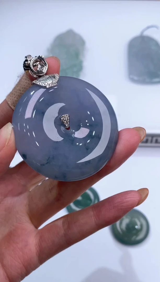 18K金镶嵌挂件翡翠千*1